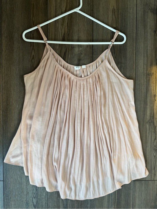 GAP Tops - GAP Spaghetti Adjustable Strap Camisole - Blush Pink - L